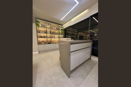 Apartamento à venda com 81m², 3 quartos e 2 vagasVaranda