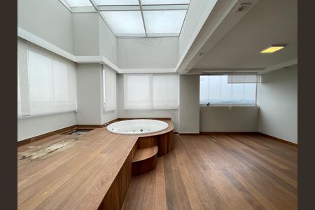 Apartamento à venda com 200m², 2 quartos e 3 vagas Apartamento à venda com 200m², 2 quartos e 3 vagasCobertura - Jacuzzi