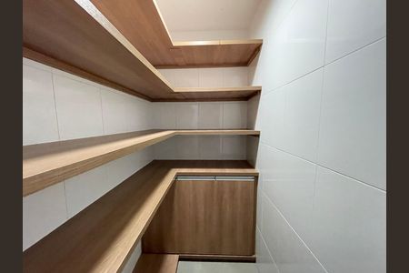 Apartamento à venda com 200m², 2 quartos e 3 vagas Apartamento à venda com 200m², 2 quartos e 3 vagasDespensa