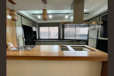 Apartamento à venda com 200m², 2 quartos e 3 vagas Apartamento à venda com 200m², 2 quartos e 3 vagasEspaço Gourmet - cobertura