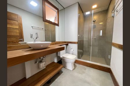 Apartamento à venda com 200m², 2 quartos e 3 vagas Apartamento à venda com 200m², 2 quartos e 3 vagasBanheiro da Suíte 1