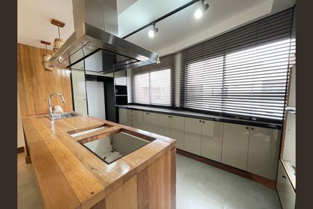 Apartamento à venda com 200m², 2 quartos e 3 vagas Apartamento à venda com 200m², 2 quartos e 3 vagasEspaço Gourmet - cobertura