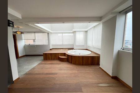 Apartamento à venda com 200m², 2 quartos e 3 vagas Apartamento à venda com 200m², 2 quartos e 3 vagasCobertura - Jacuzzi
