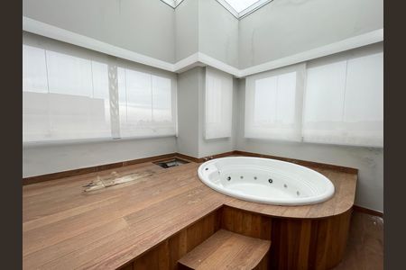 Apartamento à venda com 200m², 2 quartos e 3 vagas Apartamento à venda com 200m², 2 quartos e 3 vagasCobertura - Jacuzzi
