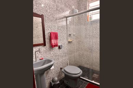 Banheiro de apartamento para alugar com 2 quartos, 80m² em Embaré, Santos