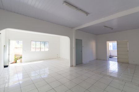 Casa para alugar com 211m², 1 quarto e sem vaga Casa para alugar com 211m², 1 quarto e sem vagaSala