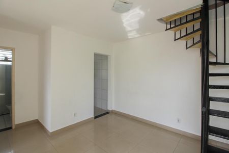 Sala 1 de apartamento para alugar com 2 quartos, 99m² em Nacional, Belo Horizonte