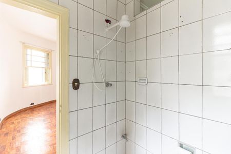 Banheiro de kitnet/studio para alugar com 1 quarto, 49m² em República, São Paulo