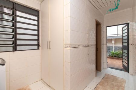 Casa para alugar com 250m², 4 quartos e 4 vagasÁrea de Serviço