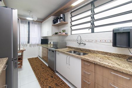Casa para alugar com 250m², 4 quartos e 4 vagasCozinha