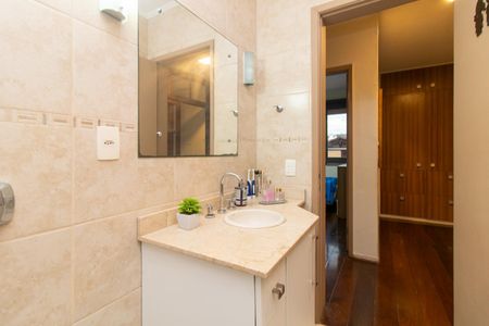 Casa para alugar com 250m², 4 quartos e 4 vagasBanheiro Social