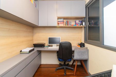 Casa para alugar com 250m², 4 quartos e 4 vagasEscritório