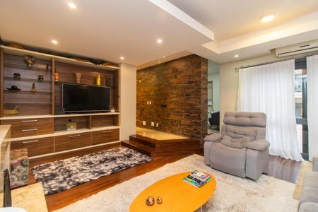 Sala de casa à venda com 4 quartos, 250m² em Medianeira, Porto Alegre