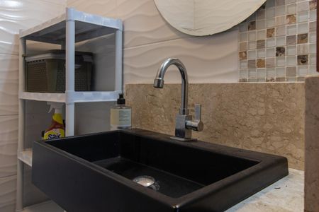 Casa para alugar com 250m², 4 quartos e 4 vagasBanheiro externo