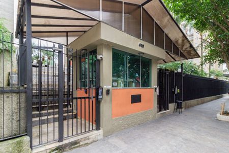 Apartamento para alugar com 87m², 2 quartos e 1 vaga Apartamento para alugar com 87m², 2 quartos e 1 vagaFachada