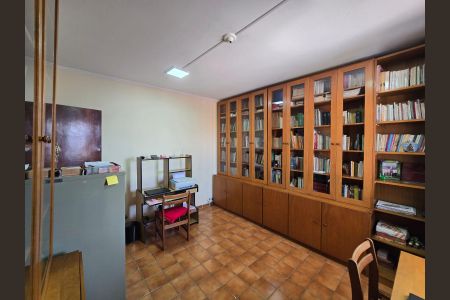 Casa à venda com 226m², 8 quartos e 2 vagasQuarto 06