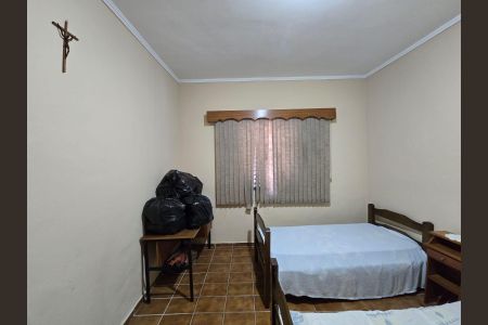 Casa à venda com 226m², 8 quartos e 2 vagasQuarto 01