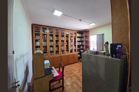 Casa à venda com 226m², 8 quartos e 2 vagasQuarto 06