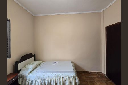 Casa à venda com 226m², 8 quartos e 2 vagasQuarto 02