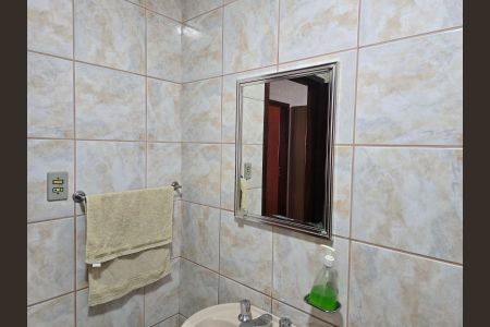 Casa à venda com 226m², 8 quartos e 2 vagasBanheiro Social 01