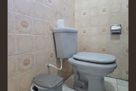 Casa à venda com 226m², 8 quartos e 2 vagasBanheiro Social 03