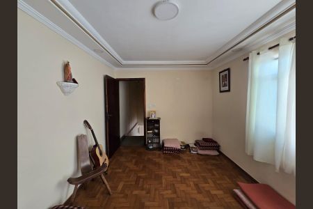 Casa à venda com 226m², 8 quartos e 2 vagasQuarto 04
