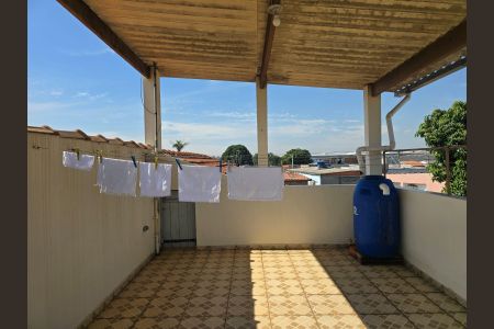 Casa à venda com 226m², 8 quartos e 2 vagasVaranda 01