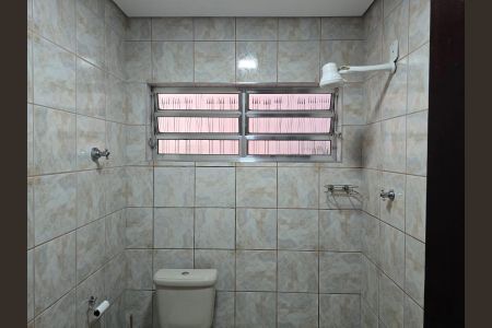Casa à venda com 226m², 8 quartos e 2 vagasBanheiro Social 01