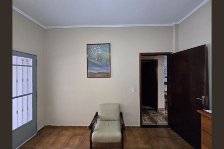 Sala  de casa para alugar com 8 quartos, 226m² em Jardim Pereira, Guarulhos