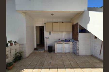 Casa à venda com 226m², 8 quartos e 2 vagasÁrea de Serviço