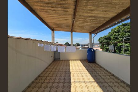 Casa à venda com 226m², 8 quartos e 2 vagasVaranda 01