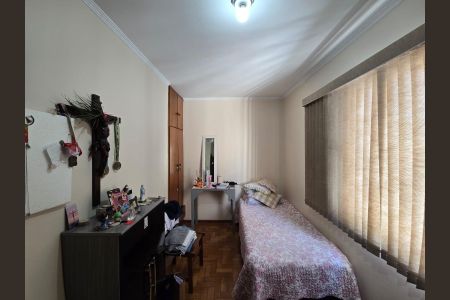 Casa à venda com 226m², 8 quartos e 2 vagasQuarto 04