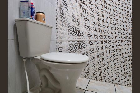 Casa à venda com 226m², 8 quartos e 2 vagasBanheiro Social 02