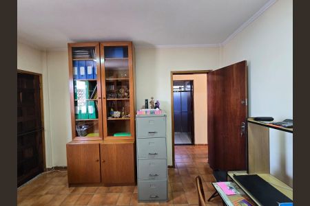 Casa à venda com 226m², 8 quartos e 2 vagasQuarto 06