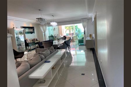 Casa à venda com 4 quartos, 520m² em Vila Albertina, São Paulo