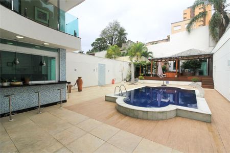 Casa à venda com 520m², 4 quartos e 6 vagas