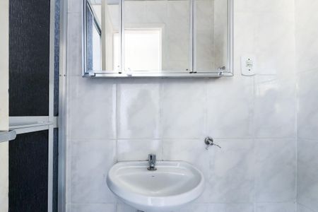 Banheiro de kitnet/studio à venda com 1 quarto, 24m² em Laranjeiras, Rio de Janeiro