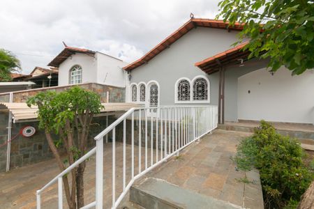 Casa para alugar com 180m², 3 quartos e 3 vagas