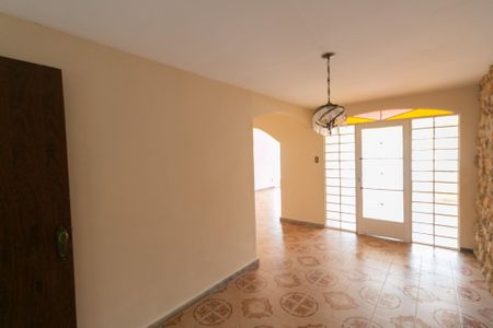 Casa para alugar com 180m², 3 quartos e 3 vagas