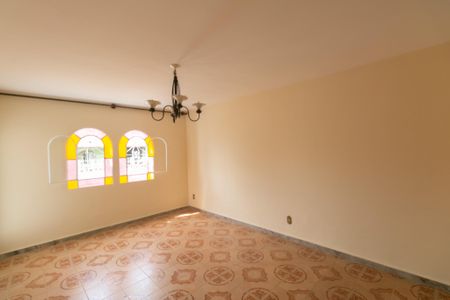 Casa para alugar com 180m², 3 quartos e 3 vagas