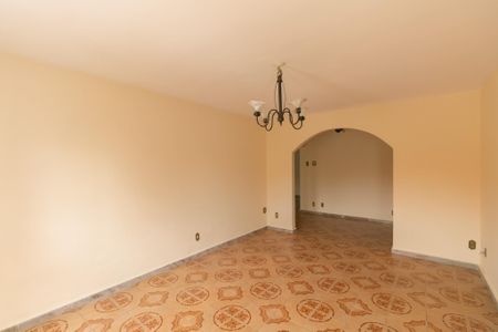 Casa para alugar com 180m², 3 quartos e 3 vagas