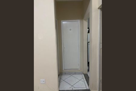 Corredor de kitnet/studio para alugar com 1 quarto, 40m² em Centro, Campinas