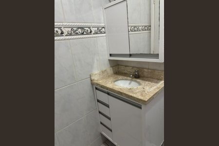 Banheiro de kitnet/studio para alugar com 1 quarto, 40m² em Centro, Campinas