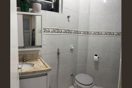 Banheiro  de kitnet/studio para alugar com 1 quarto, 40m² em Centro, Campinas