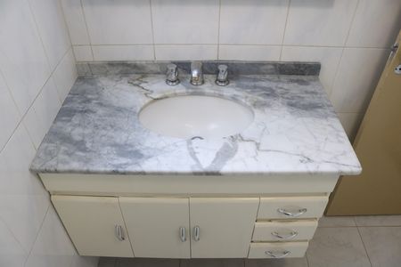 Apartamento para alugar com 93m², 3 quartos e sem vagaBanheiro