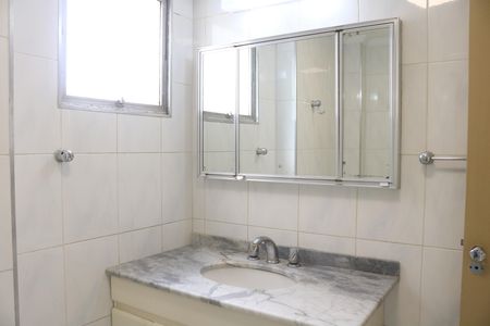 Apartamento para alugar com 93m², 3 quartos e sem vagaBanheiro