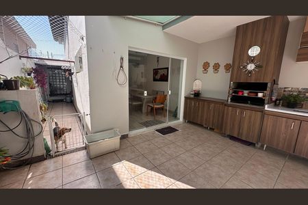 Casa à venda com 135m², 3 quartos e 2 vagas