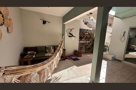Casa à venda com 135m², 3 quartos e 2 vagas