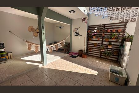 Casa à venda com 135m², 3 quartos e 2 vagas