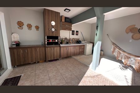 Casa à venda com 135m², 3 quartos e 2 vagas